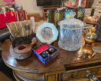 More Decor - Mixture of Western and Oriental 