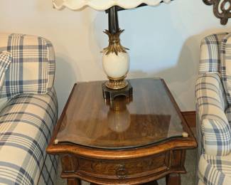 Midcentury Side Table with Glass Top  - Vintage Lamp in Brass