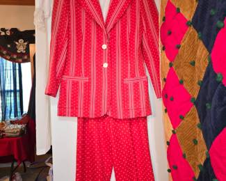 Act III Vintage Clothes - Excellent Shape 