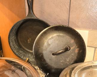 Cast Iron Pot with Lid