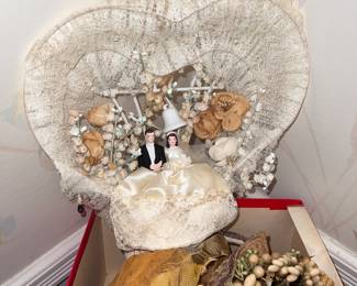 Vintage cake topper good condition