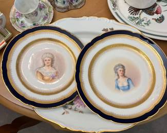 Pair of cobalt trimmed gilded rim plates