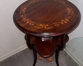 Round inlaid table