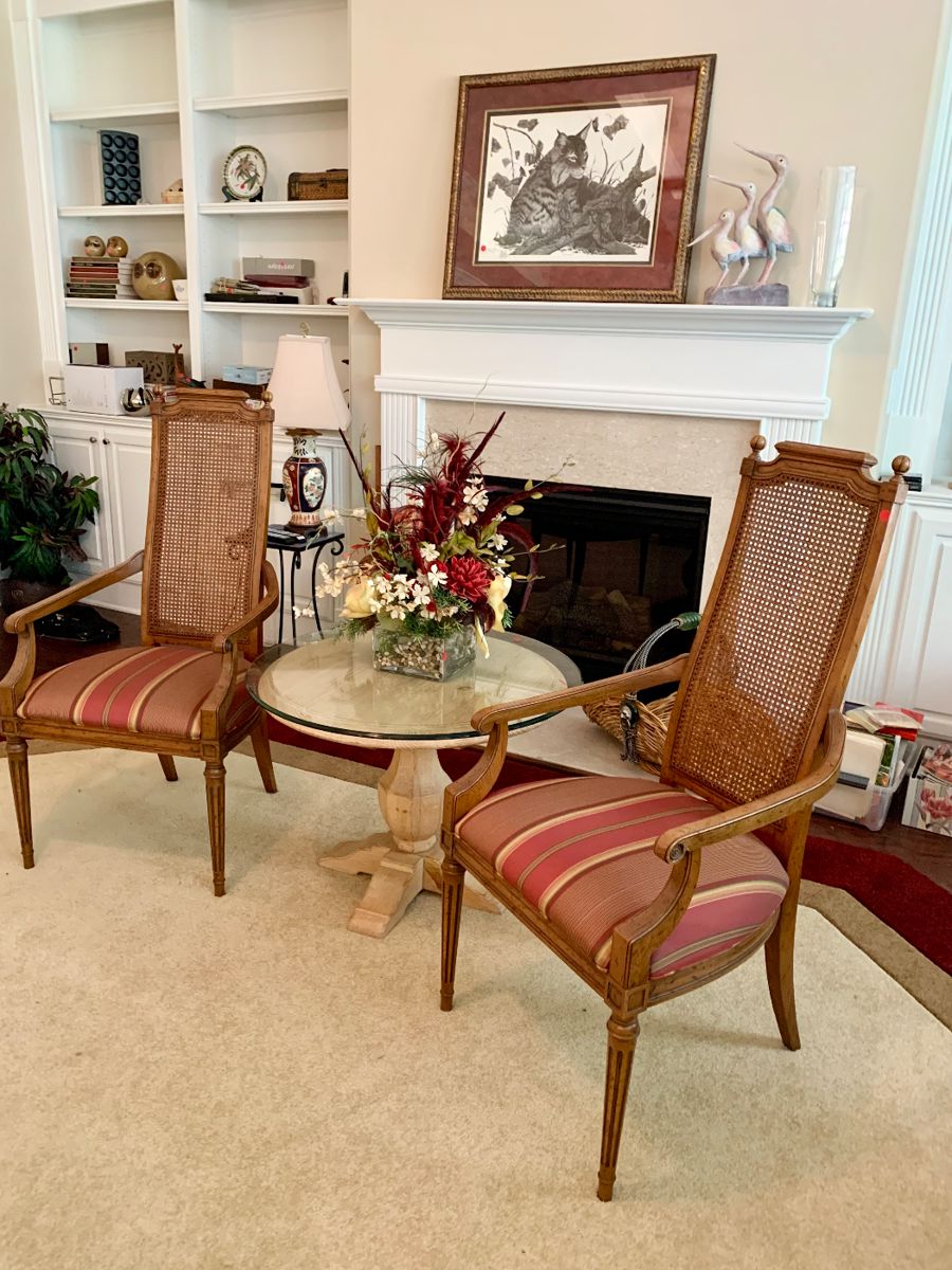 Set of 8 Dining Chairs