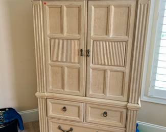 Armoire