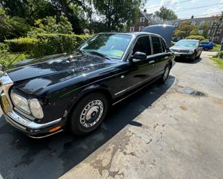 2001 Rolls Royce Seraph Concours Ed'n (1 of 22 made) 35k miles, like new condition, with all the extras inc Bar, Etched crystal glasses, Umbrella, oh my $200k brand new
