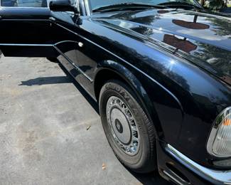 spots are glare from sun only.. Gorgeous condition