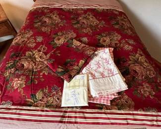Handmade Full Size Coverlet Sheets Pillows And Extra Fabric