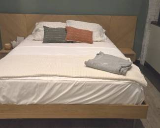 Queen Size Contemporary Bed Frame