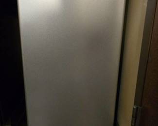 Sanyo Eclipse Series Mini Fridge