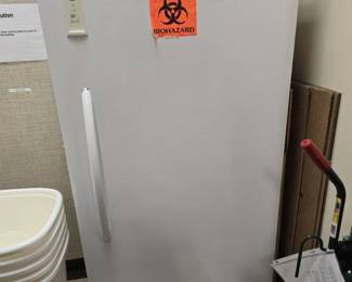 Frigidaire Model FFU14F5HWN Freezer