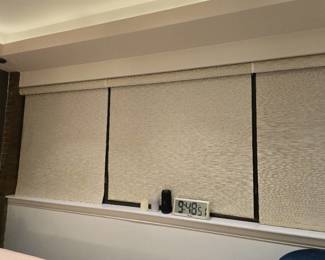 (4) 52in Retractable Cream Fabric Blinds