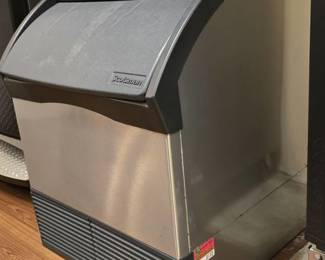Scotsman Model CU1526MA-1A Commercial Ice Maker