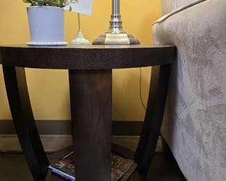 23in Round Side Table