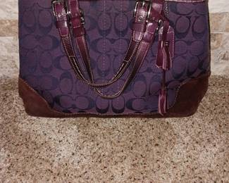 Excellent Condition Authentic Coach Purse!
