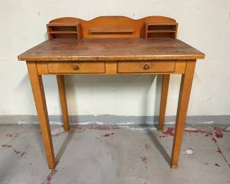 198 Small Maple Deskmin