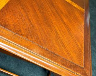 198 Hekman Coffee Table Detailmin