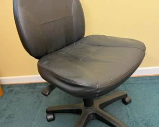 198 Faux Leather Desk Chairmin