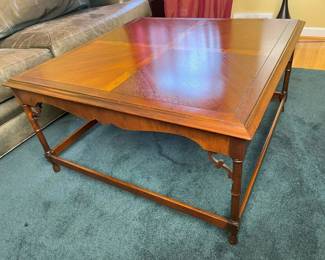 198 Hekman GlassTop Coffee Tablemin