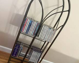 198 Cathedral Media Standmin