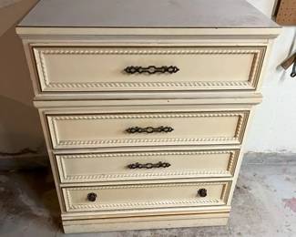 198 4Drawer Dressermin