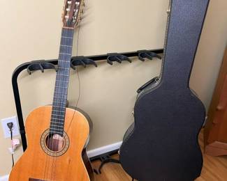 198 Kamouraska Concert Acoustic Guitarmin