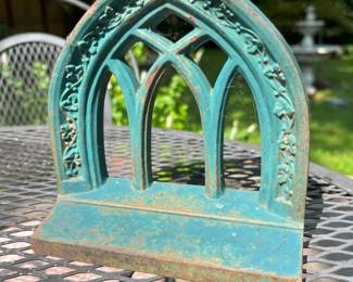 198 Vintage Bradley Hubbard Cathedral Cast Iron Door Stop Book Endmin