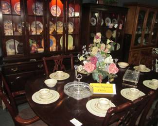 Lenox China / Thomasville Dinning Set