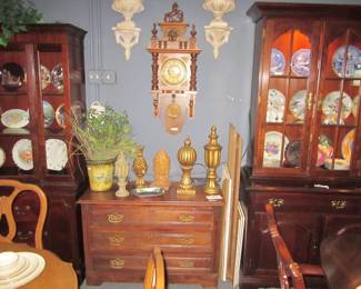 Antique Wall Clock / Designer Plates