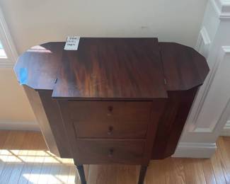 wvintage sewing table2661