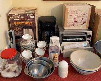 Assorted Kitchenware