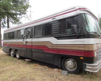 1990 Barth Regal SE 33' Camper: 700mi. on Brand New 454 Engine, 68,000 on Body, Chevy P30 Chassis, Barely Used Generator, Working Fridge, Propane Stove, & Propane Heat