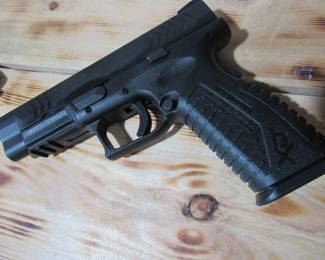 GLOCK 23 (Early Model),


With 8 Standard Magazines 1 Extended Magazine,
3 Kydex OWB Holsters & 1 Mag Holster,
Excellent Condition