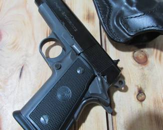 Para-Ordnance P12-45 .45 ACP,


With 3 12-Round Magazines,
Leather OWB Holster,
Excellent Condition