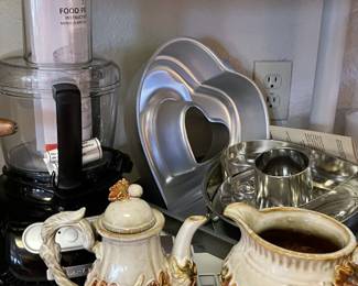 Kitchen Aid and Pampered Chef - you are ready to set up housekeeping!