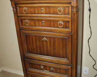 Drexel Heritage secretary/chest of drawers