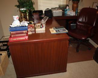 Kimball u-shape office desk with right return and file drawers