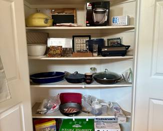 Kitchen Small Appliances / Iron Skillets / Cookware