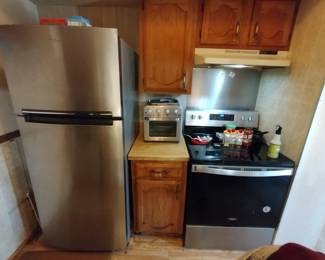 - Whirlpool WRT518SZFM Refrigerator - $275.00
- Whirlpool WFE535S0JZO Electric Oven - $200.00