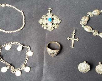 "Wishing Upon Willow Creek" in Augusta, GA. Starts Closing Tue 8/20 at 8p. Pickup Thu 8/22 from 3-6p. Please click here to view more photos, descriptions, and current bids:&nbsp;https://ctbids.com/estate-sale/30438