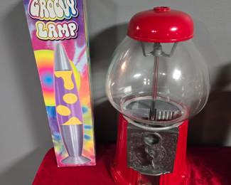 Gumball machine & lava lamp