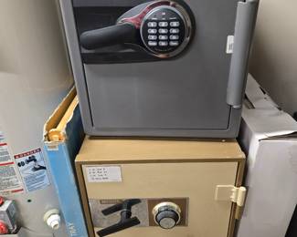 Combination safes