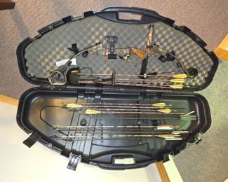 Mathew's Solo Cam ultra light bow, accessories, and case