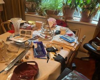 PLANTS, DINNING ROOM TABLE AND BRIC A BRAC