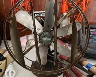 Very cool Victor 6 blade "Airplane" Fan