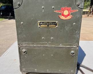 WWII Signal Corps Frequency Meter BC-221-AH