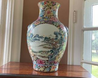 This is the second Chinese urn and it is a match to the previous urn