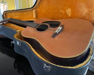 Guitar, Yamaki custom folk #230 with case