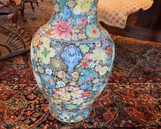 Large Chinese urns with elephant side pieces