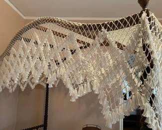 A close look at the crochet canopy cover